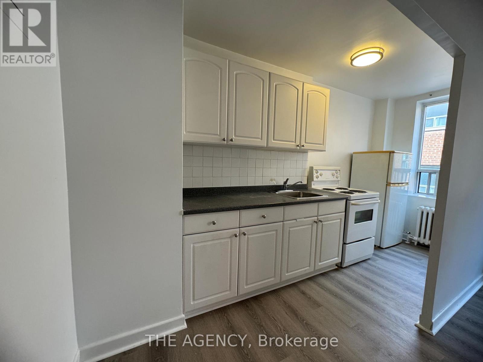 203 - 852 Broadview Avenue Property Photo 2