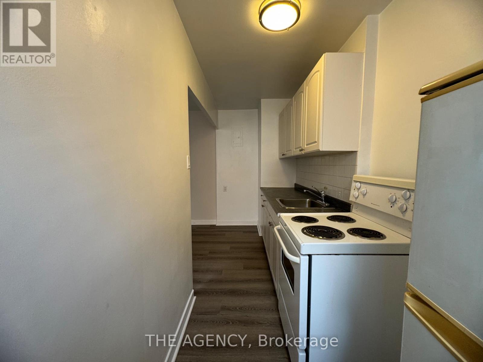 203 - 852 Broadview Avenue Property Photo 3