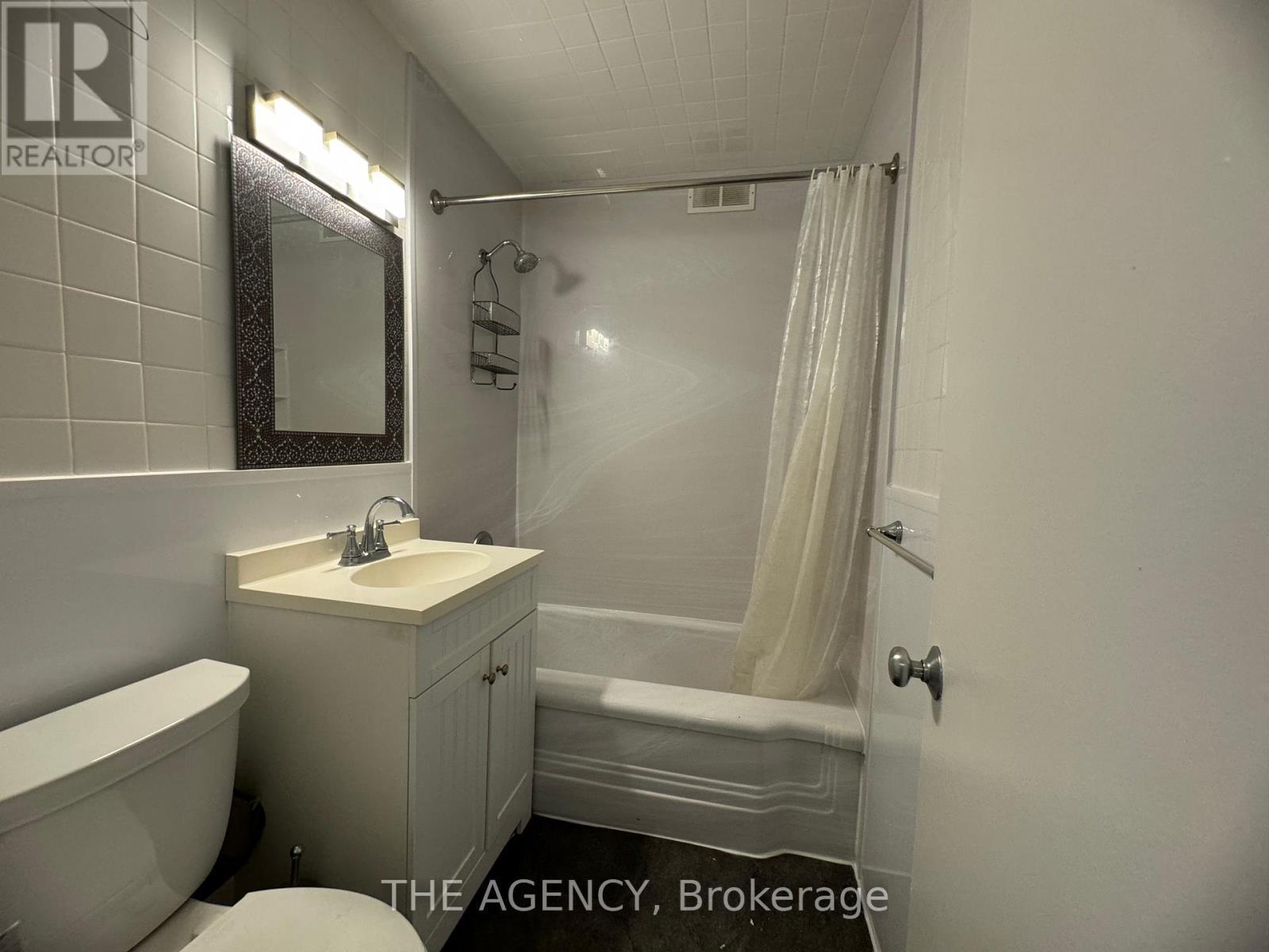 203 - 852 Broadview Avenue Property Photo 4