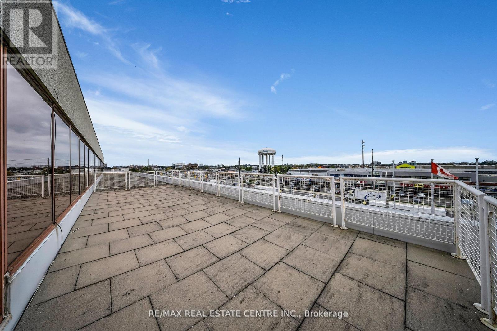 #27 - 1940 Eglinton Avenue E Property Photo 18
