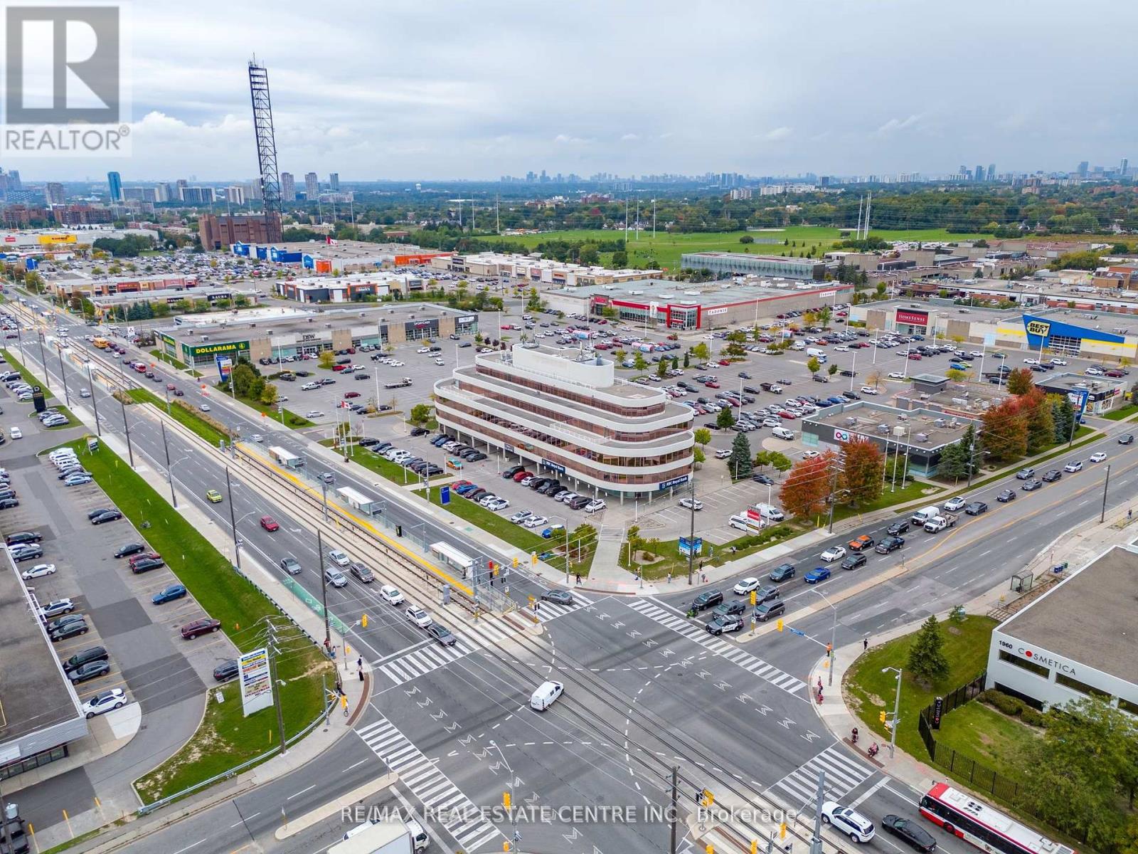#27 - 1940 Eglinton Avenue E Property Photo 20