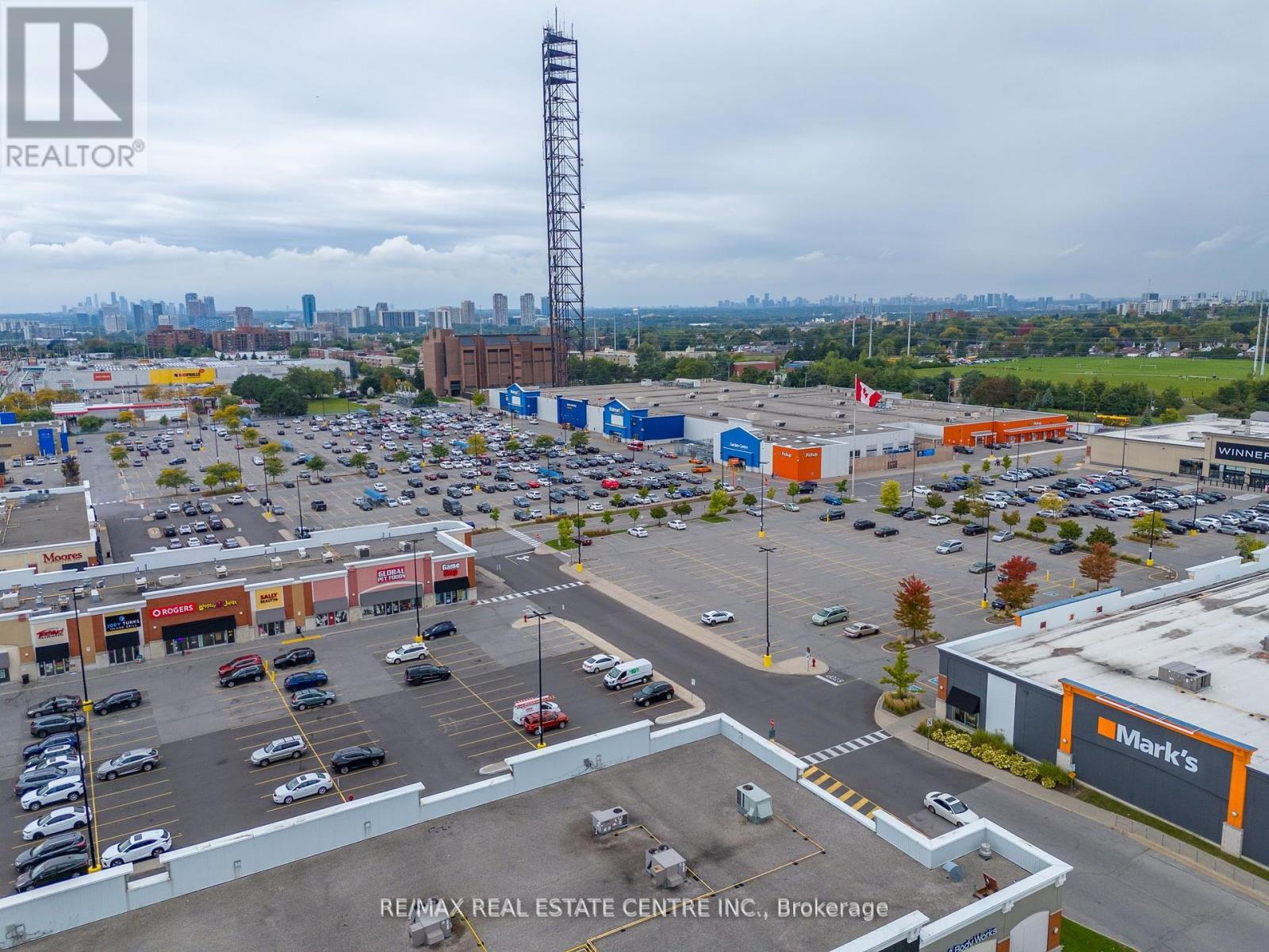 #27 - 1940 Eglinton Avenue E Property Photo 21