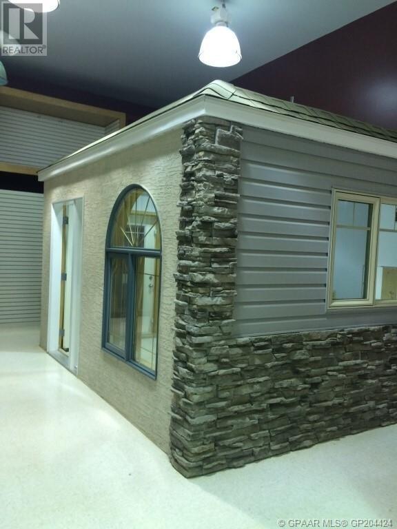 11305 95 Street Property Photo 2