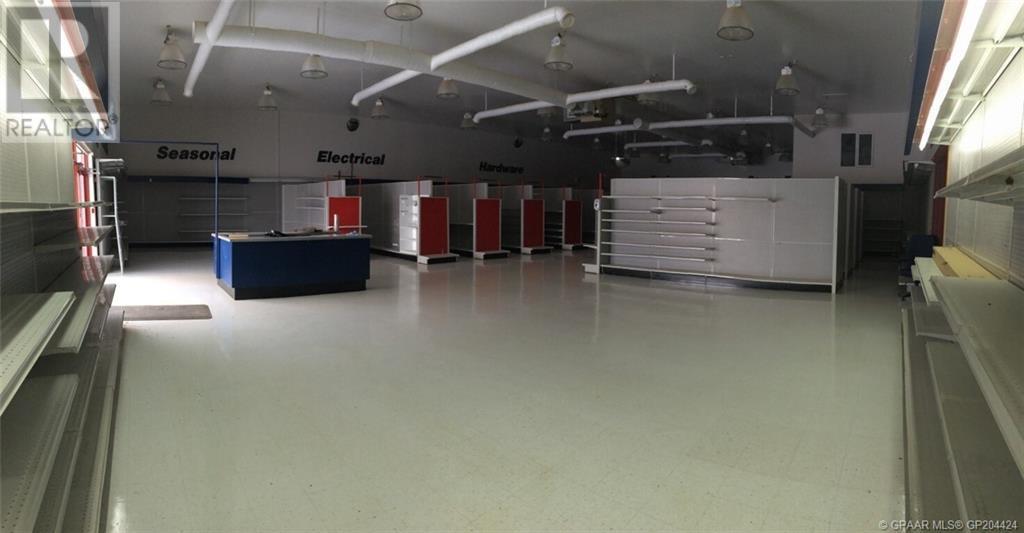 11305 95 Street Property Photo 3