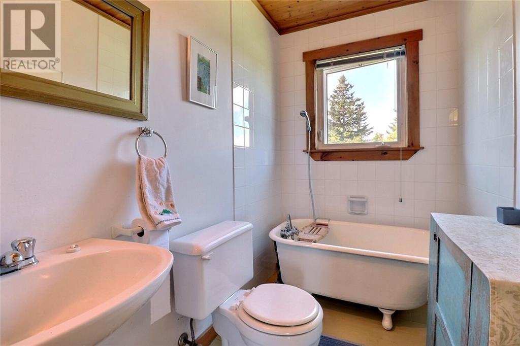 82 Sylvain Property Photo 12