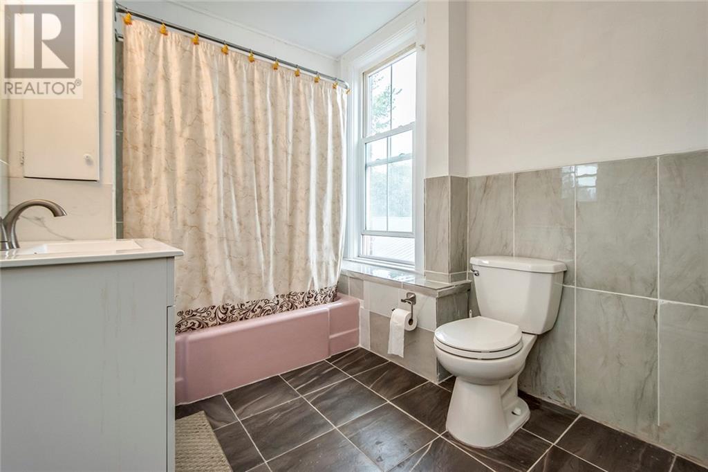 27 Broad Property Photo 9