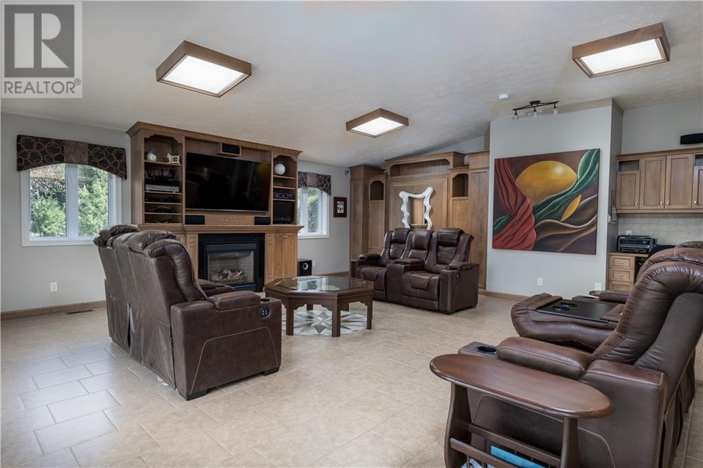 599 West River Road Property Photo 19