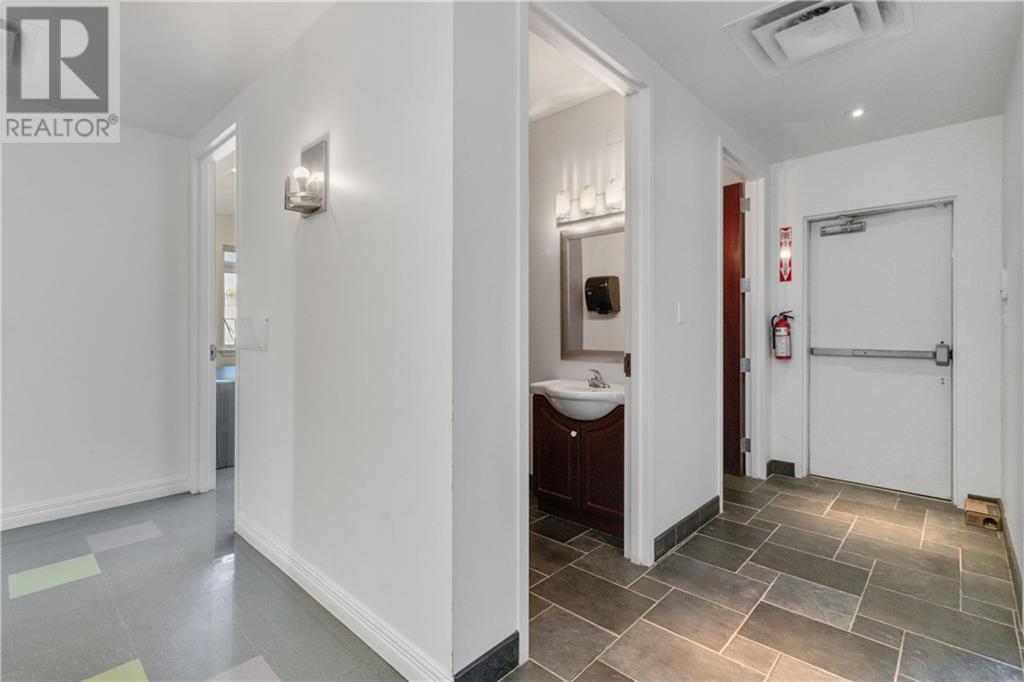 225 Barker Street Property Photo 29
