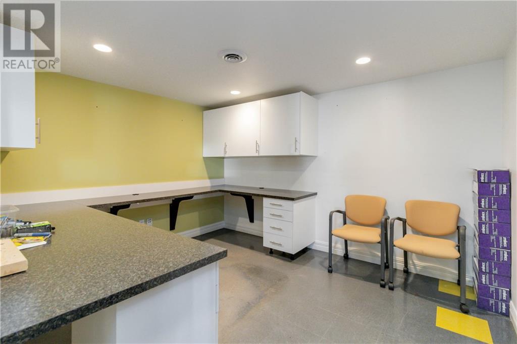 225 Barker Street Property Photo 40