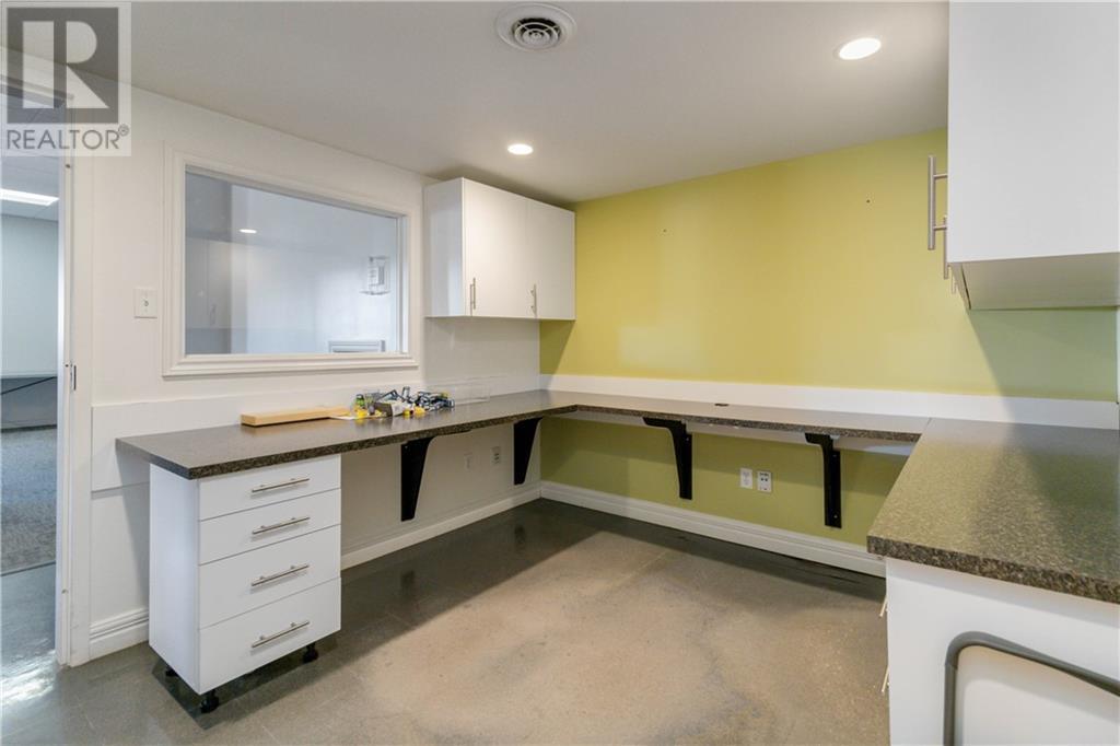 225 Barker Street Property Photo 41