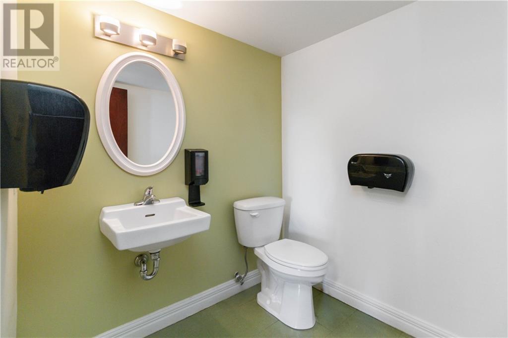 225 Barker Street Property Photo 42