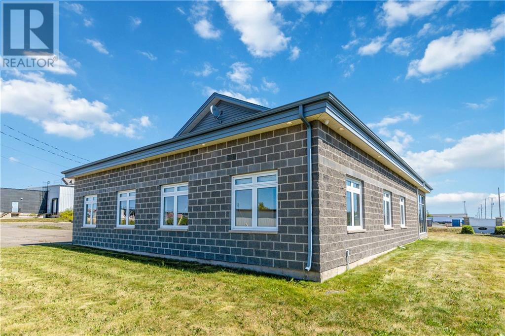 225 Barker Street Property Photo 45
