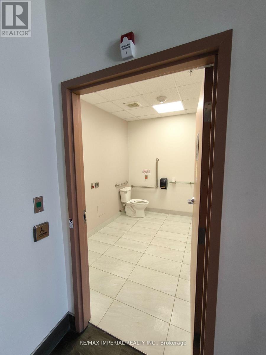30 - 555 William Graham Drive Property Photo 10
