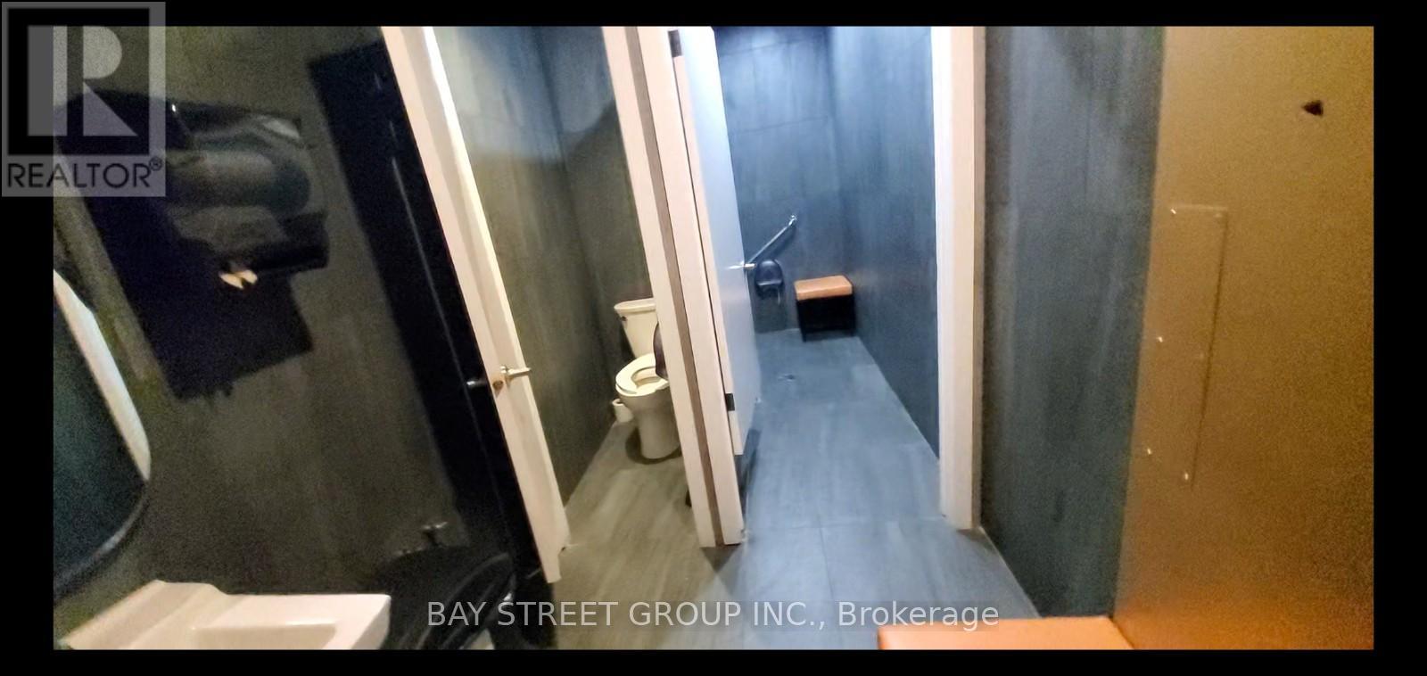 Unit 4 - 72 Steeles Avenue W Property Photo 12