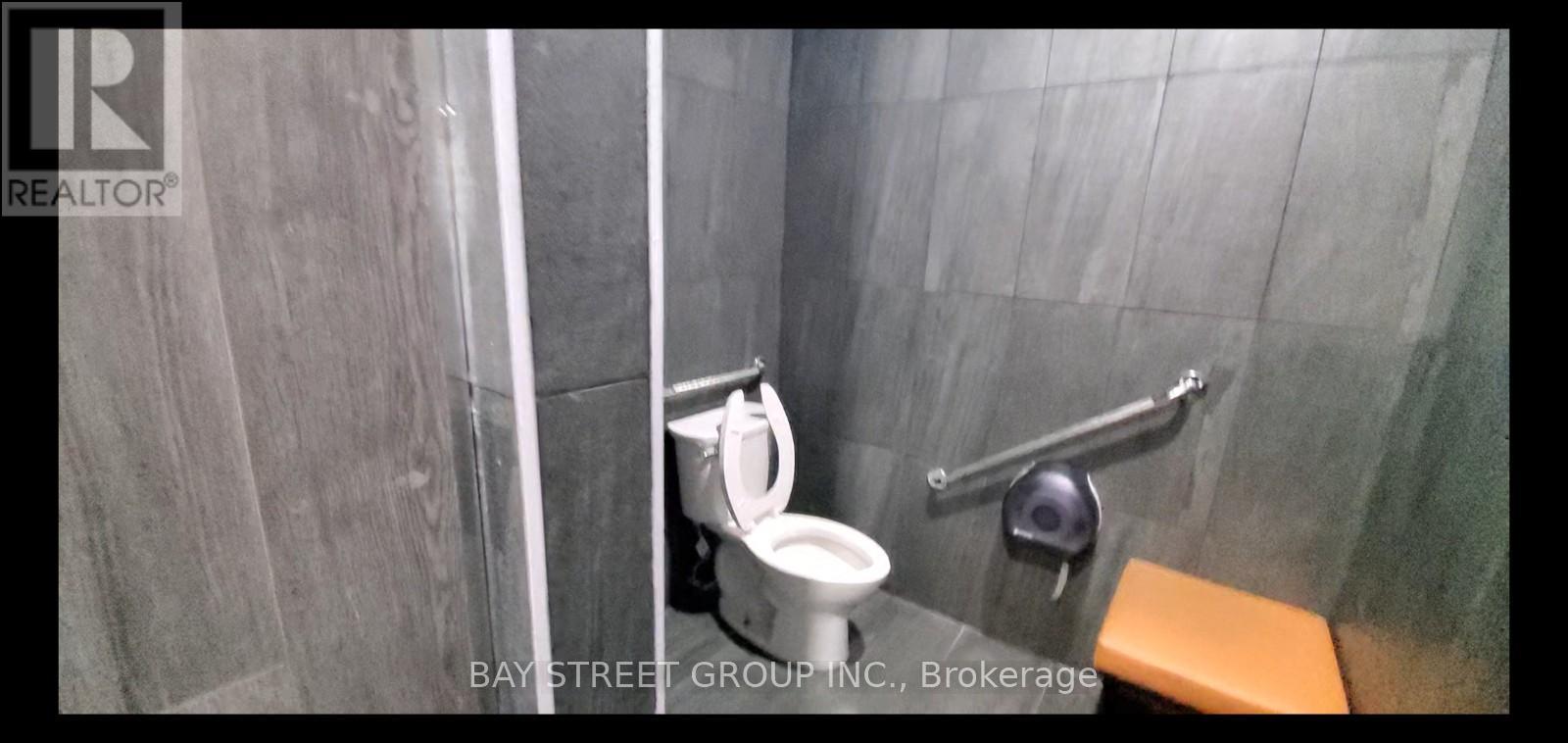 Unit 4 - 72 Steeles Avenue W Property Photo 13