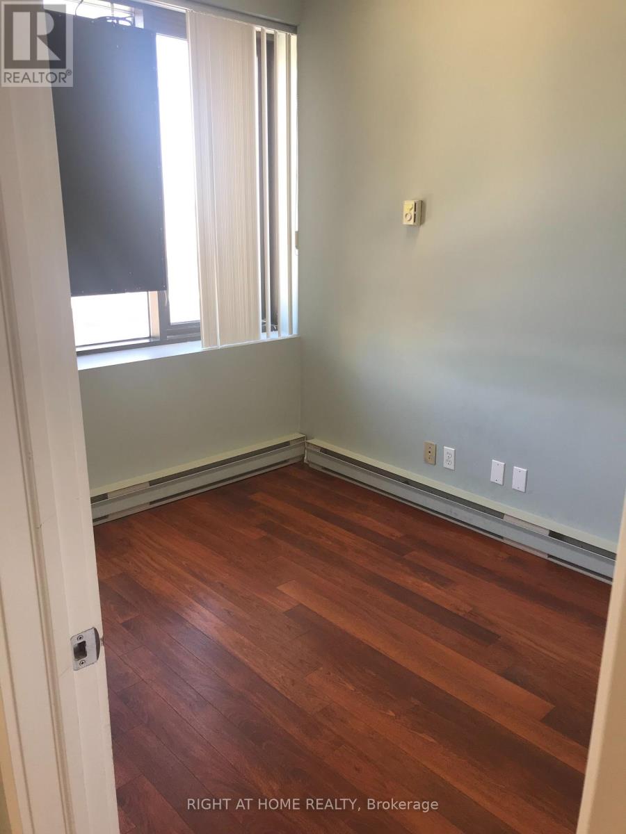 205 - 10168 Yonge Street Property Photo 12