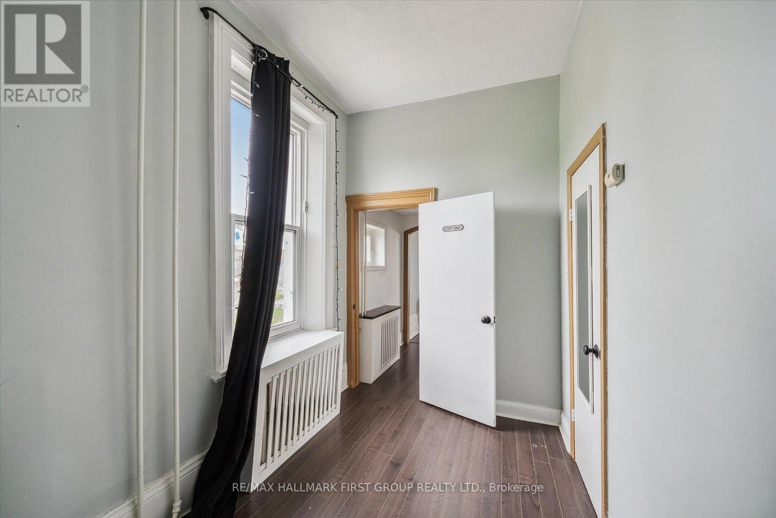 35 Toronto Street N Property Photo 10