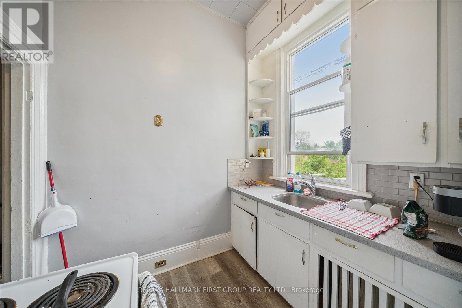 35 Toronto Street N Property Photo 13