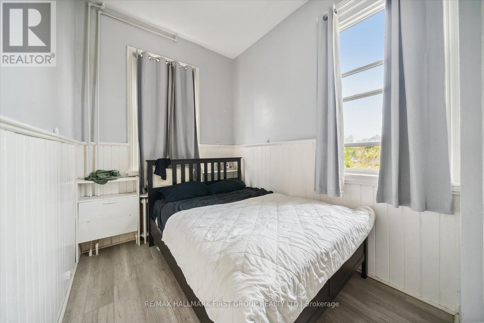 35 Toronto Street N Property Photo 14