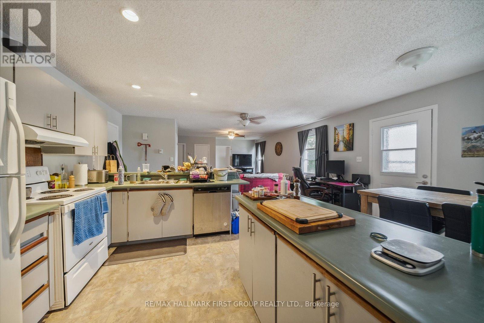 35 Toronto Street N Property Photo 17