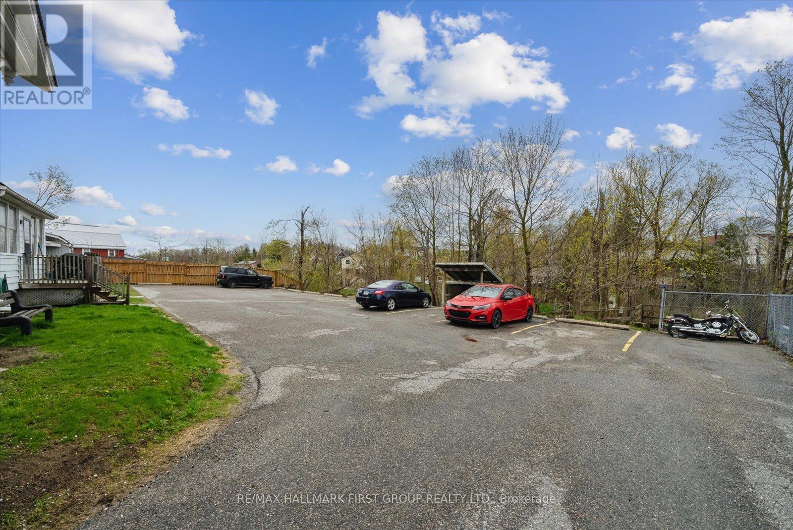 35 Toronto Street N Property Photo 22