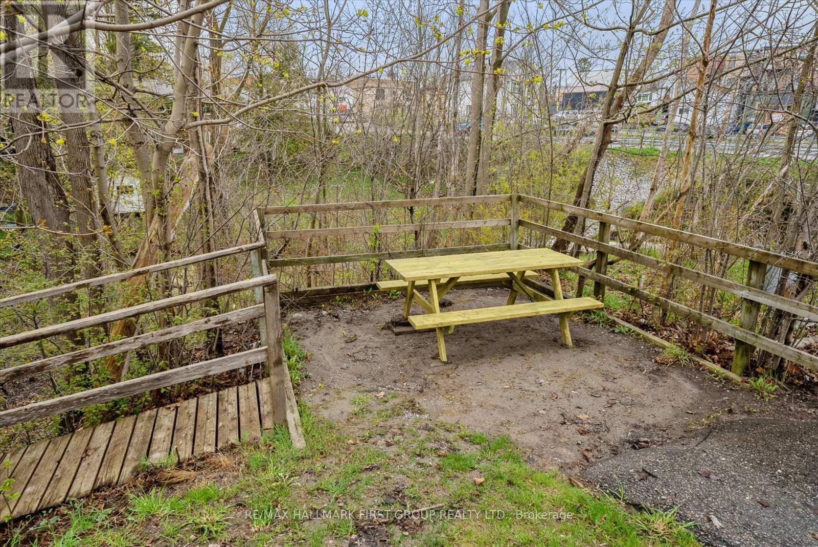 35 Toronto Street N Property Photo 23