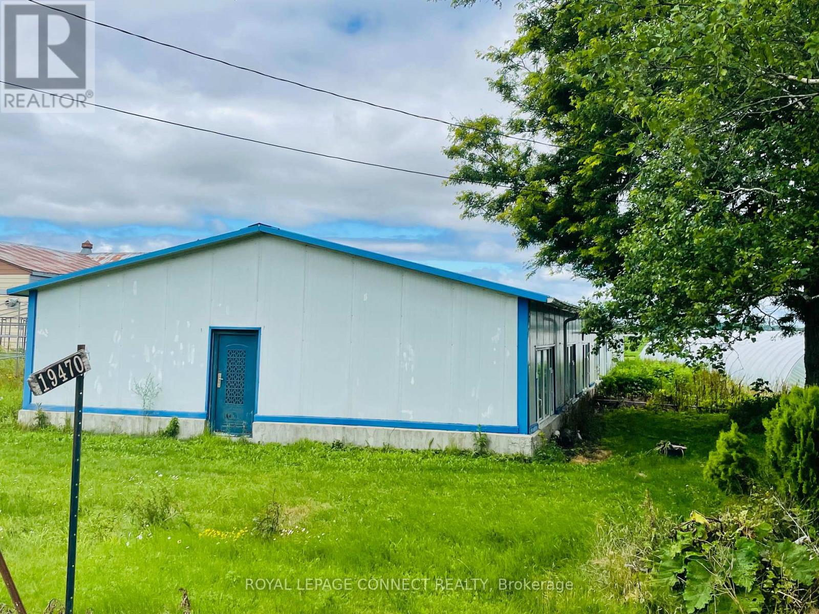 19470 Dufferin Street Property Photo 3
