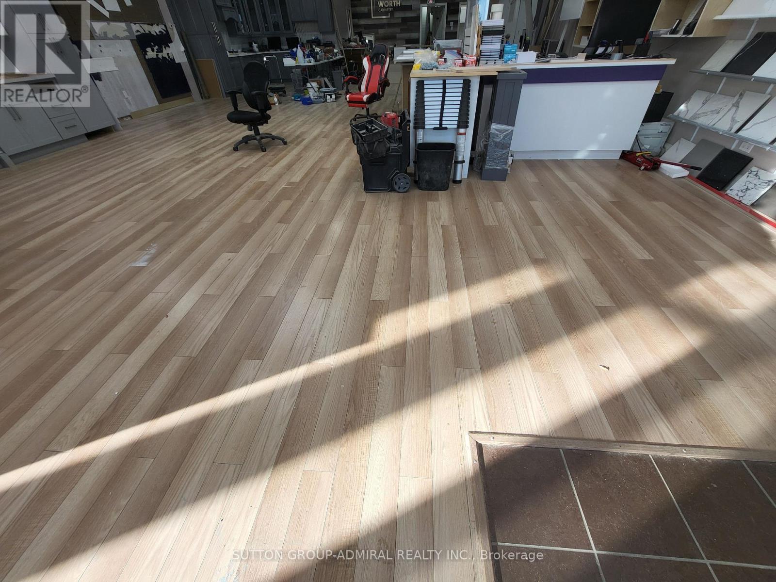 A8 - 4220 Steeles Avenue W Property Photo 2
