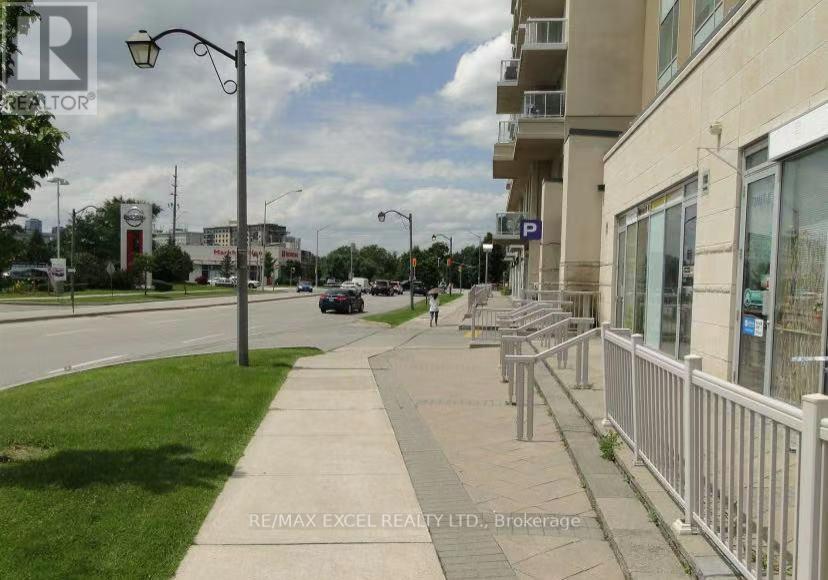 7 - 28 South Unionville Avenue Property Photo 10