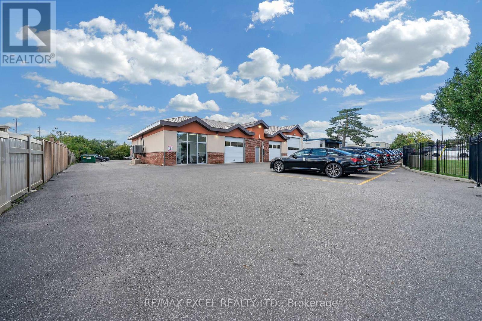 12 Laidlaw Boulevard Property Photo 3