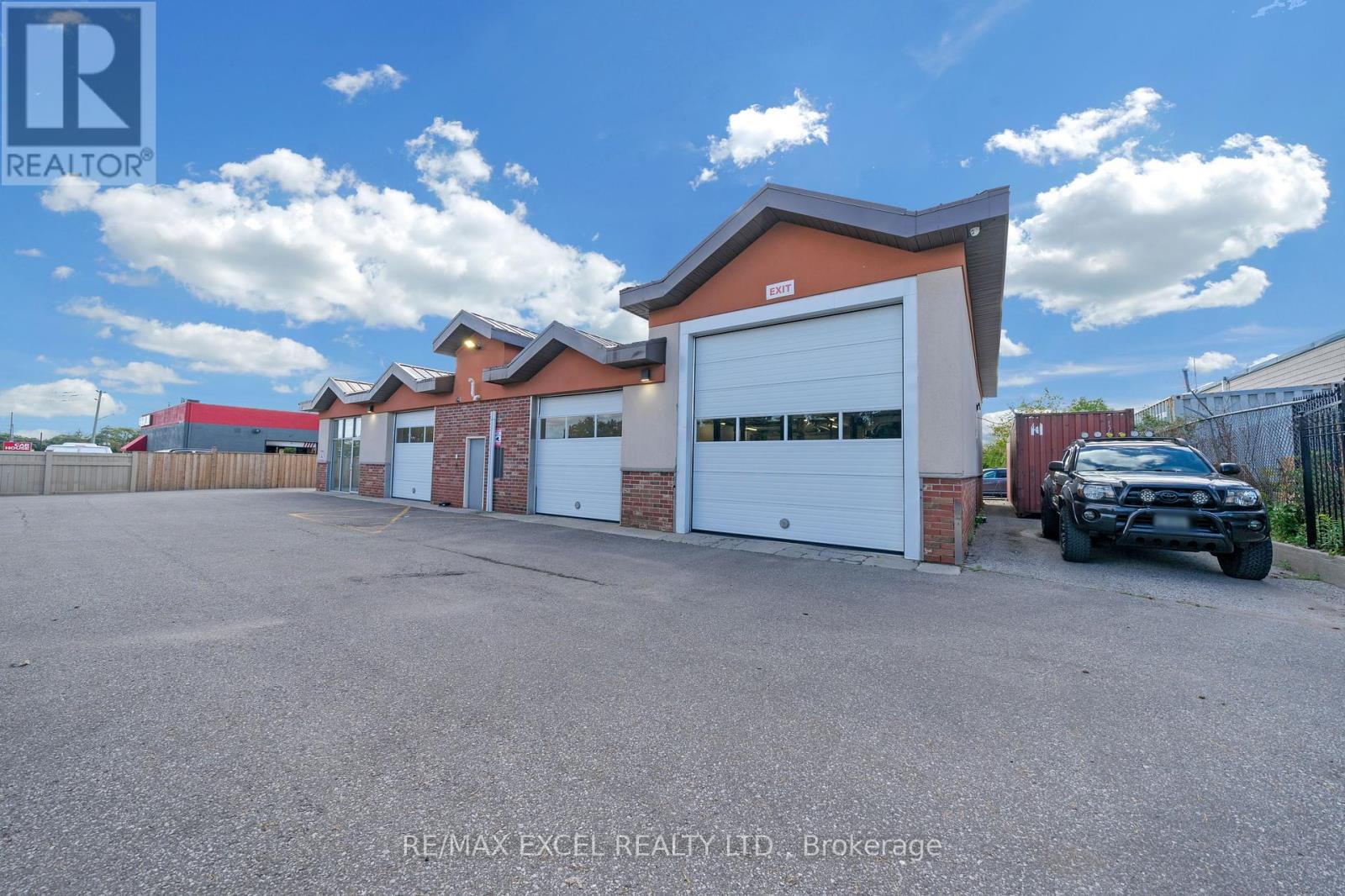 12 Laidlaw Boulevard Property Photo 5