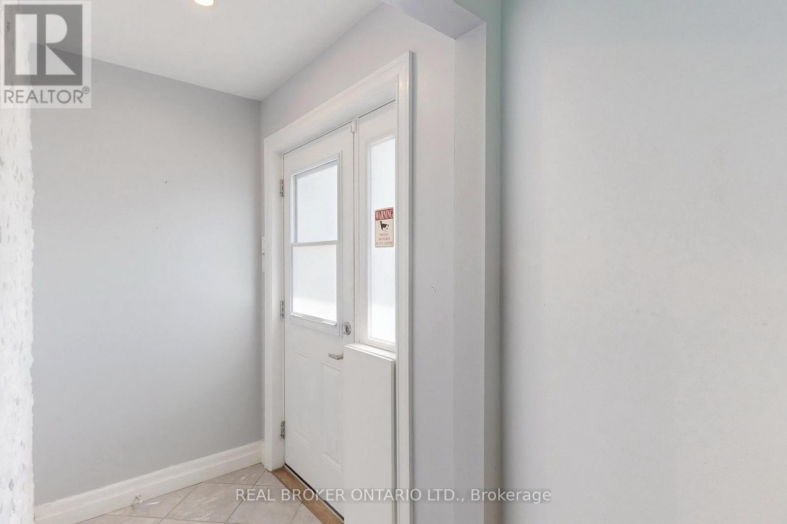 1 - 24 Toronto Street N Property Photo 5