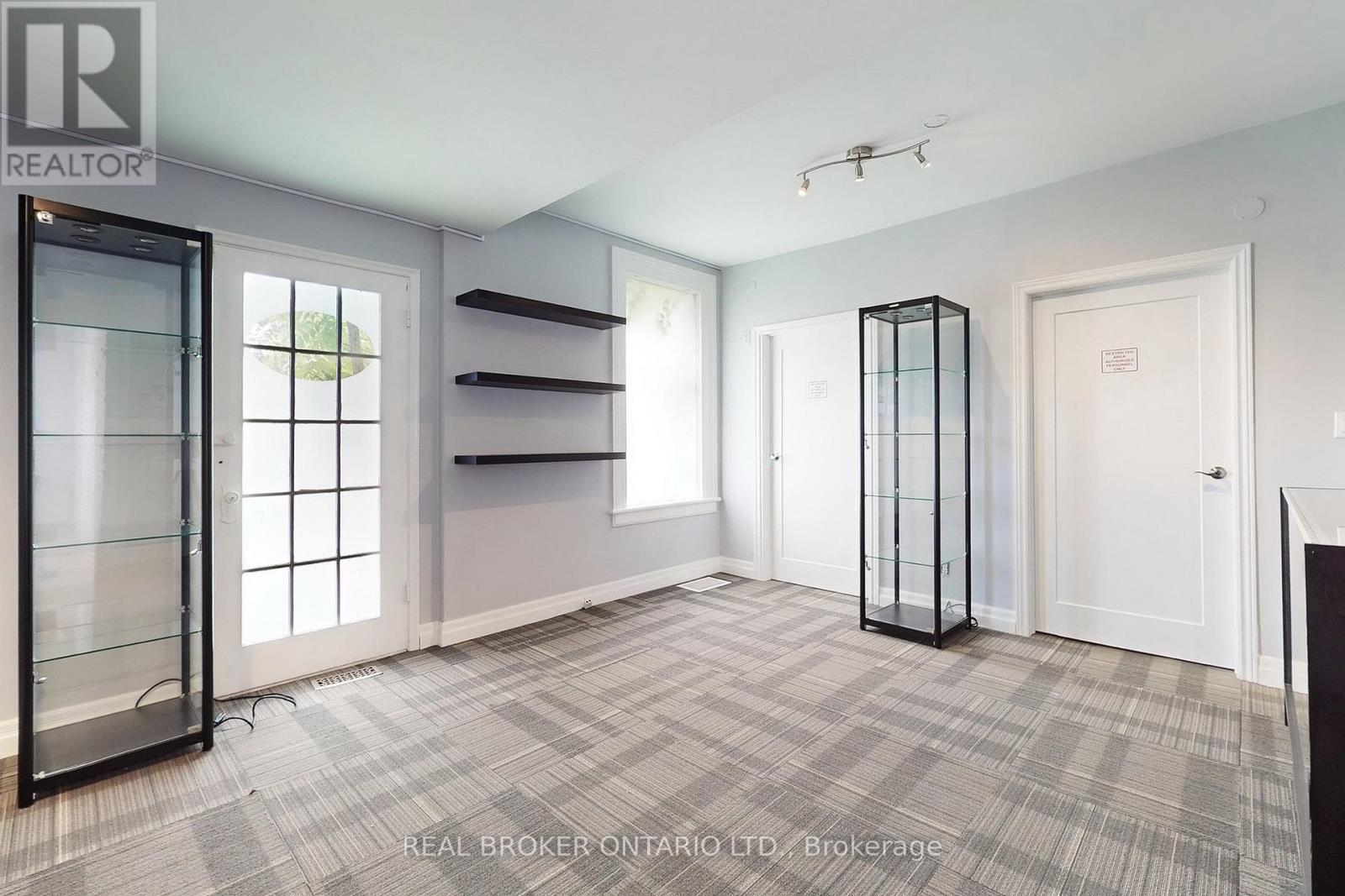 1 - 24 Toronto Street N Property Photo 6