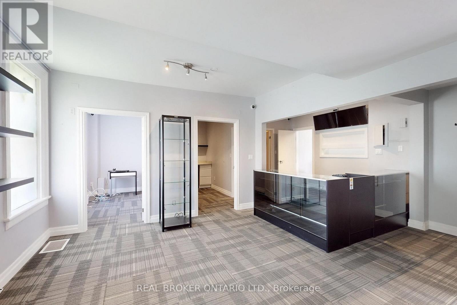 1 - 24 Toronto Street N Property Photo 9