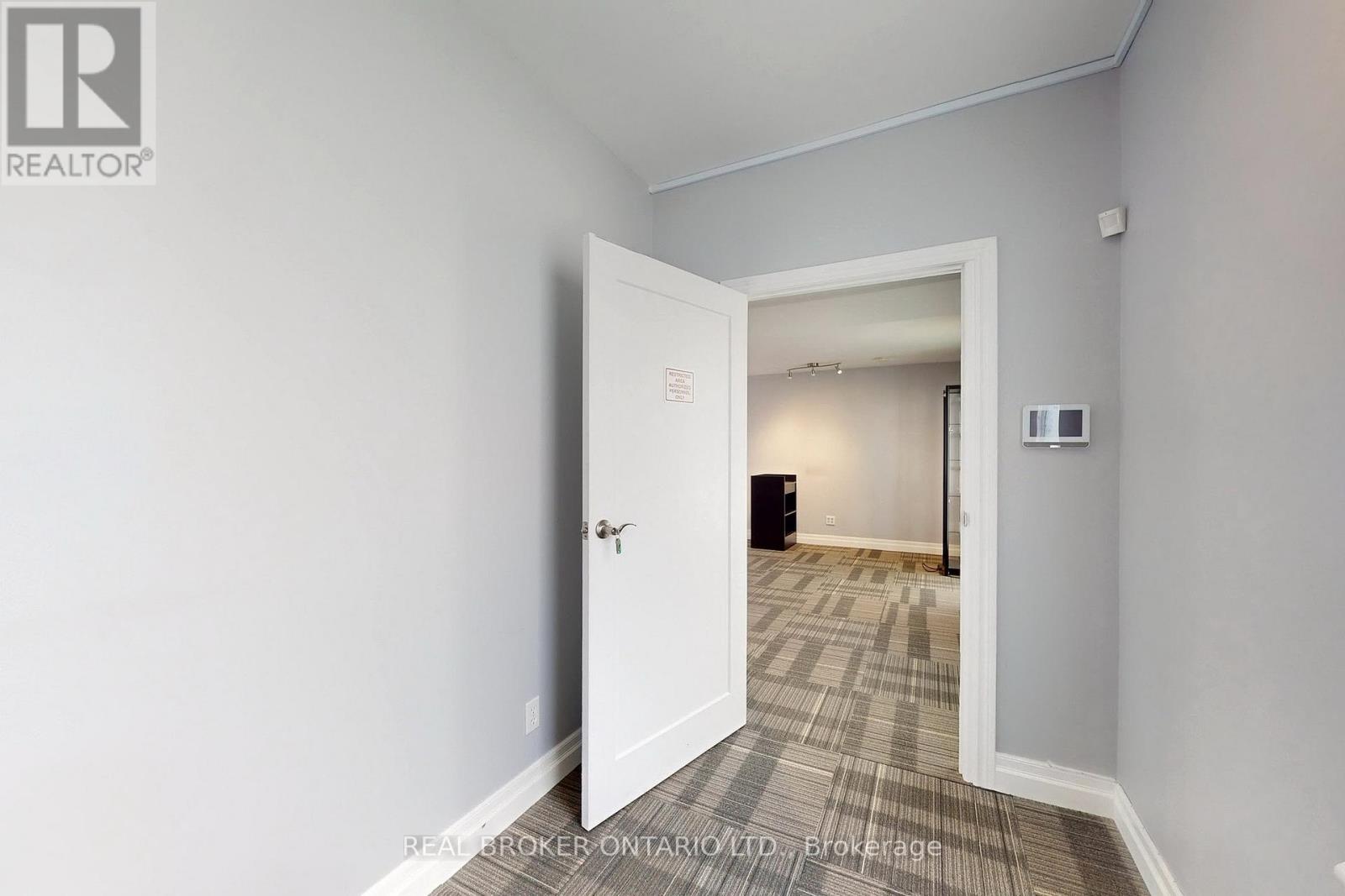 1 - 24 Toronto Street N Property Photo 11