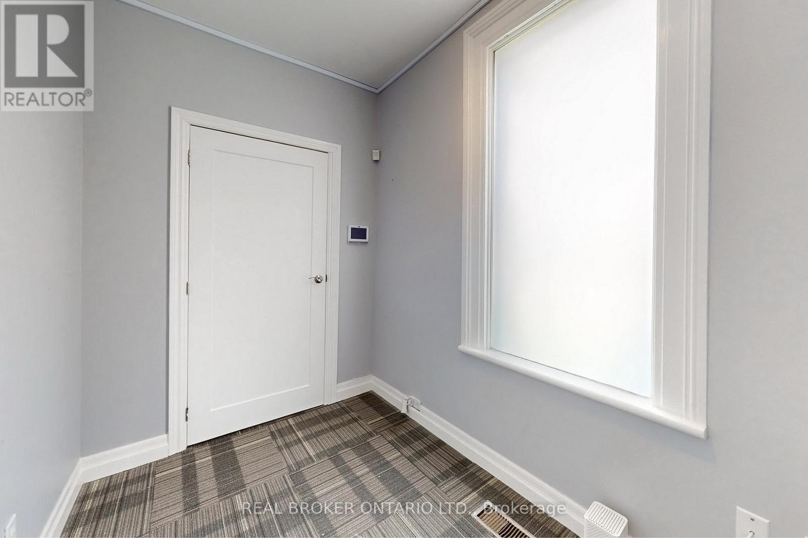 1 - 24 Toronto Street N Property Photo 12
