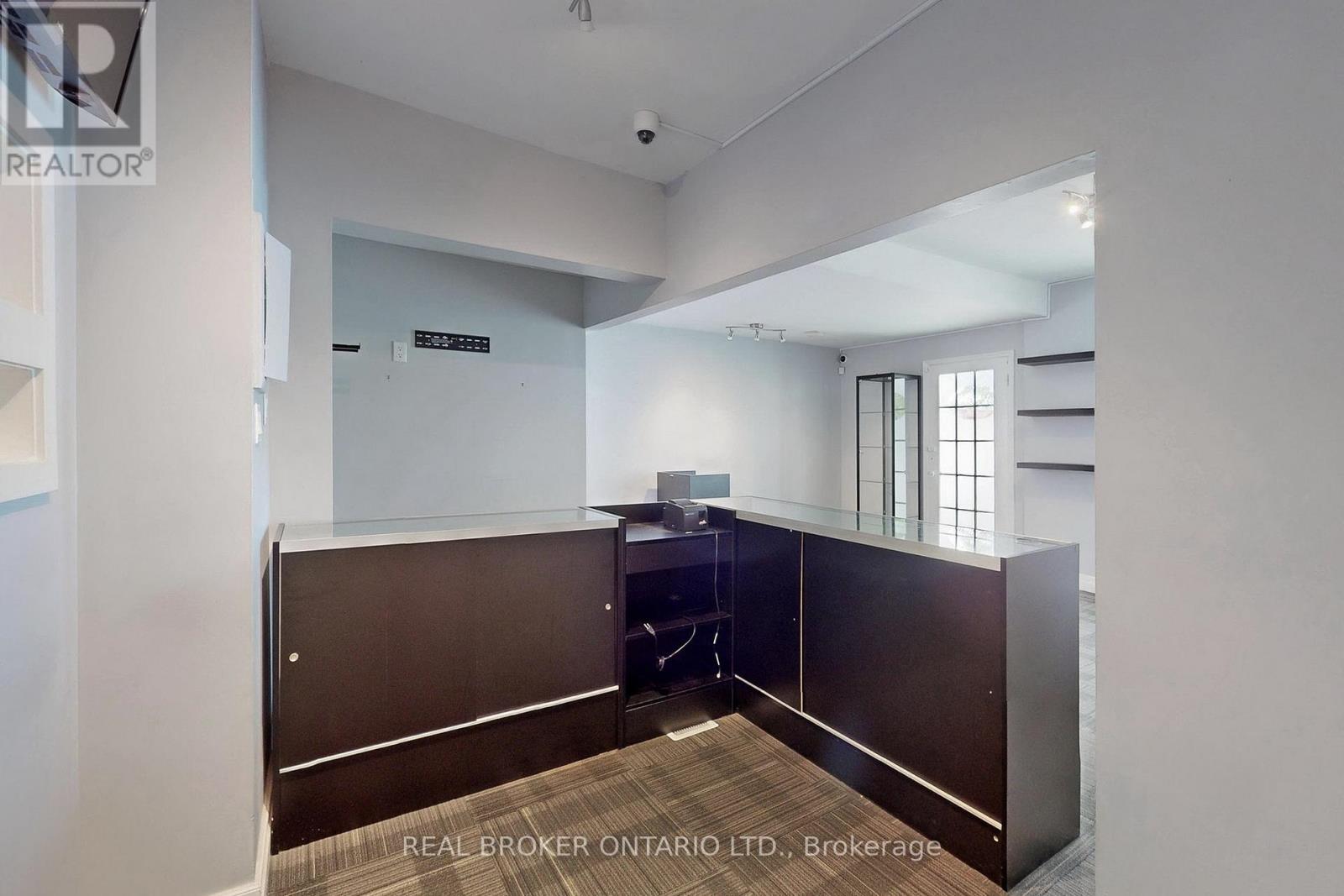 1 - 24 Toronto Street N Property Photo 14