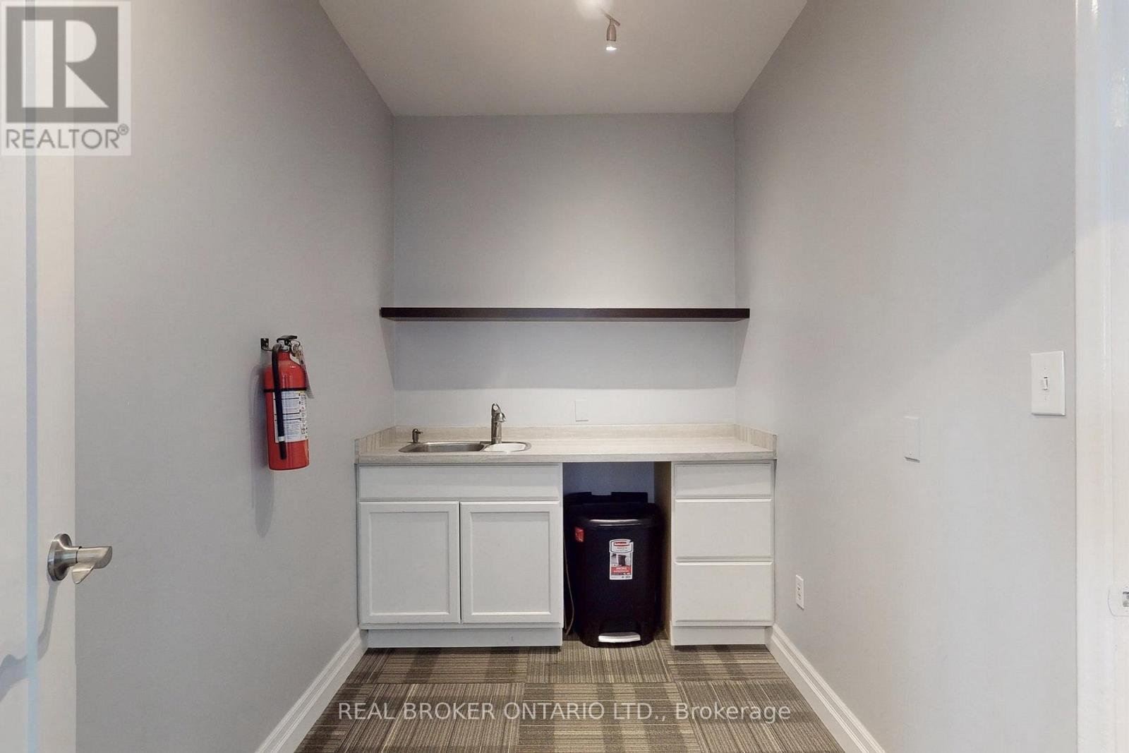 1 - 24 Toronto Street N Property Photo 17