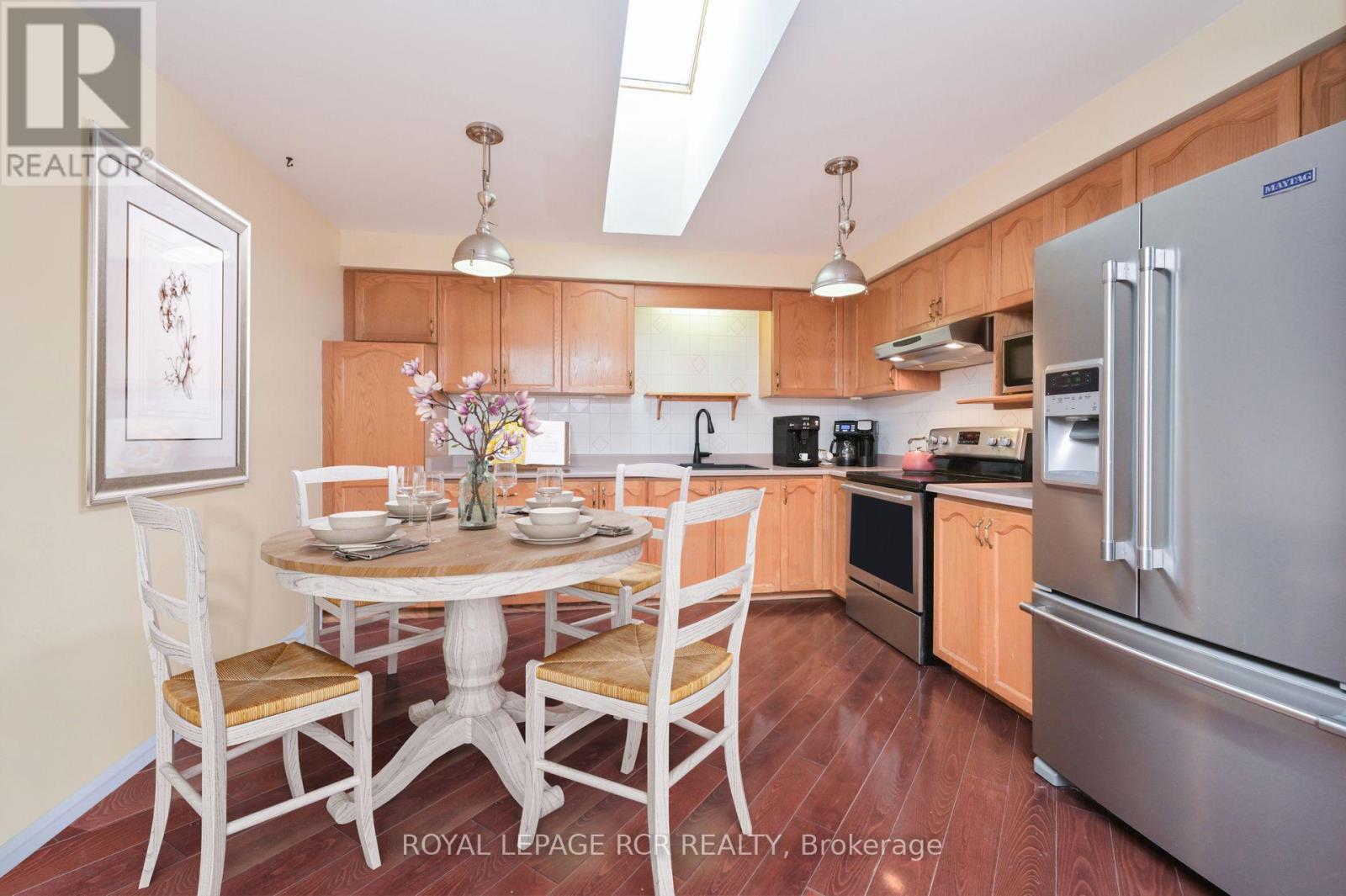 14 Albert Street E Property Photo 2