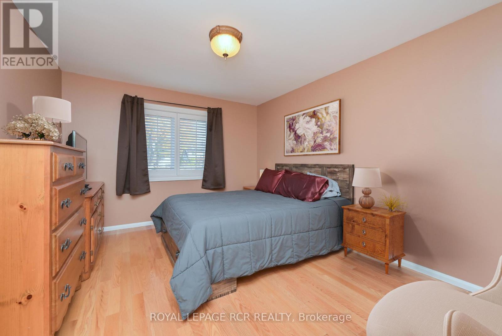14 Albert Street E Property Photo 7