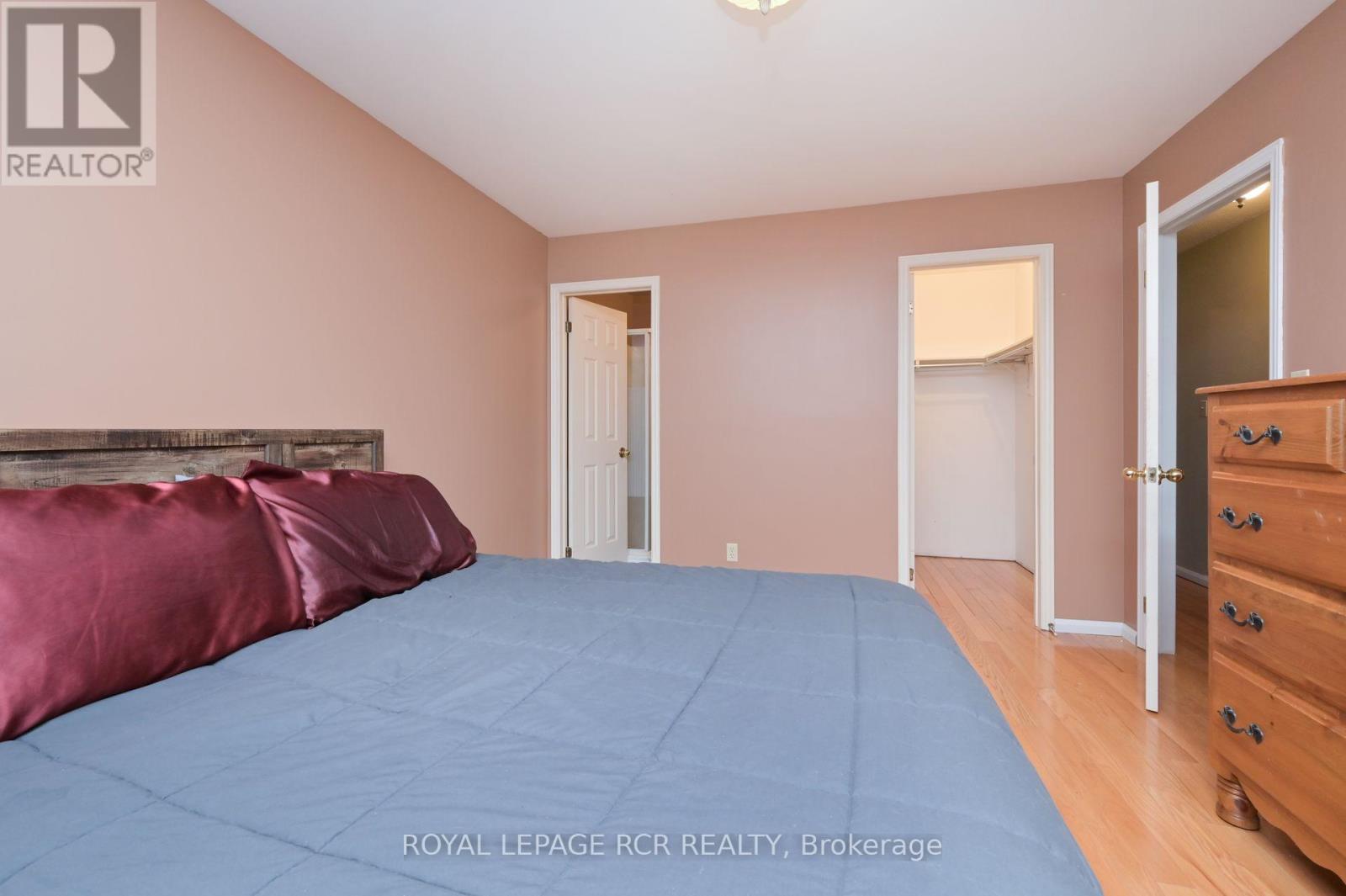 14 Albert Street E Property Photo 8