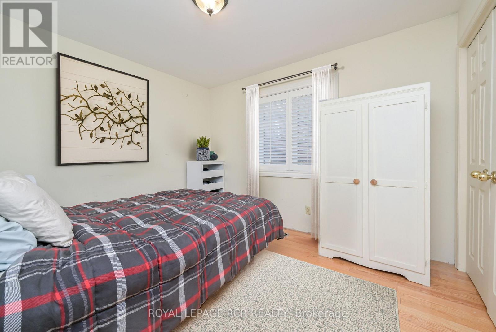 14 Albert Street E Property Photo 11