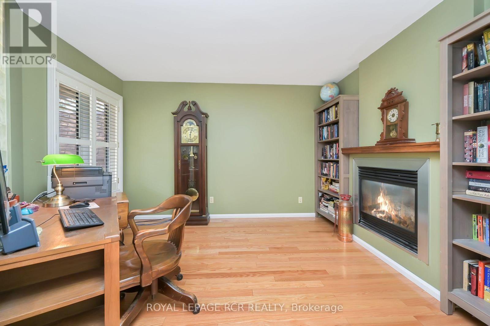 14 Albert Street E Property Photo 14