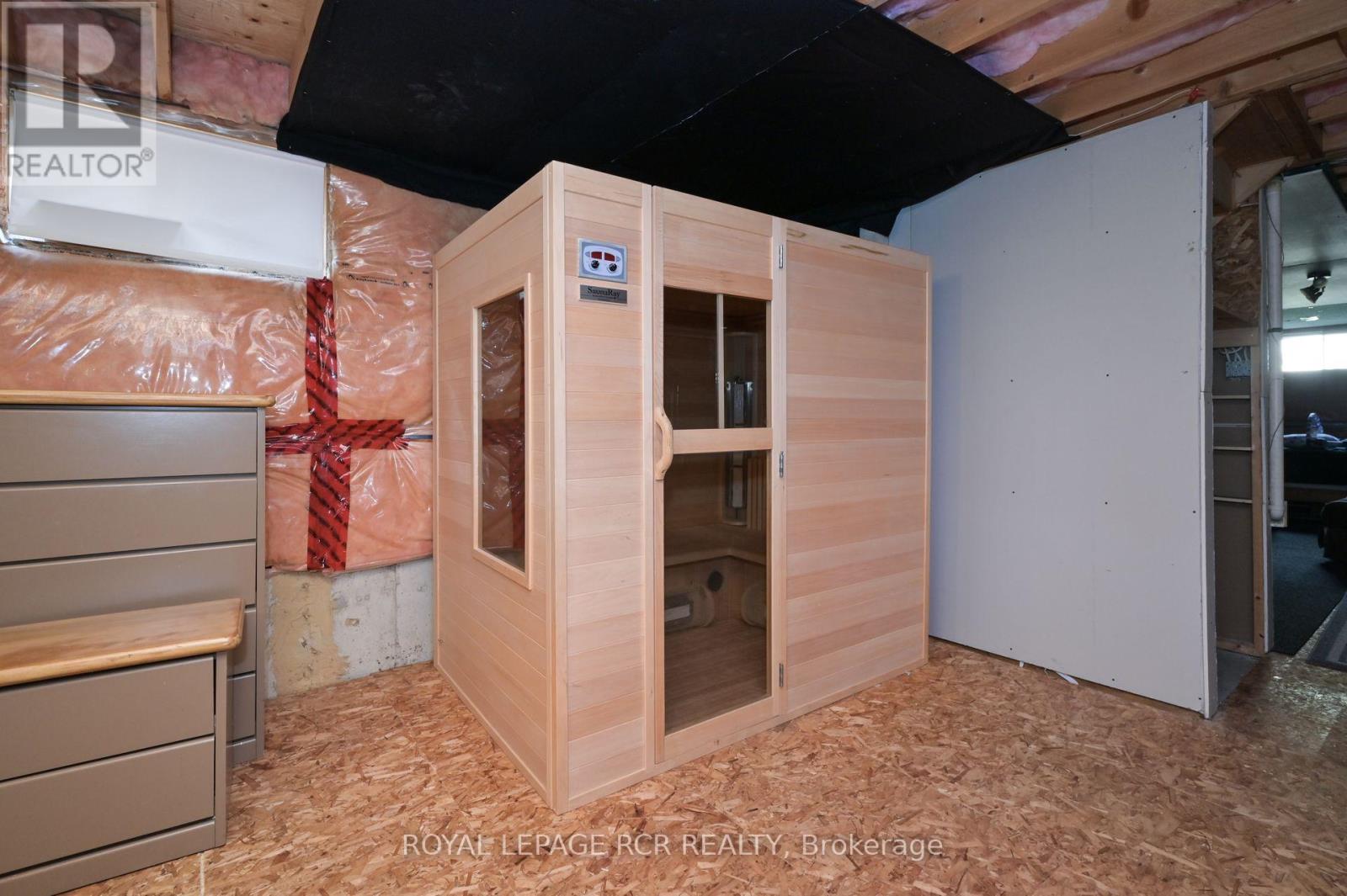 14 Albert Street E Property Photo 19