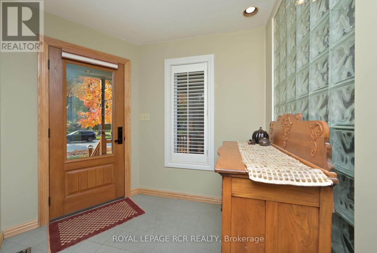 14 Albert Street E Property Photo 21