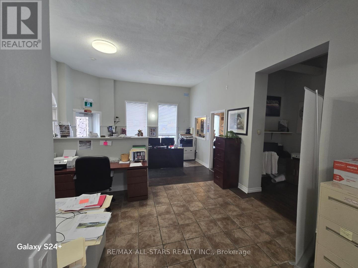 1 Albert Street S Property Photo 5