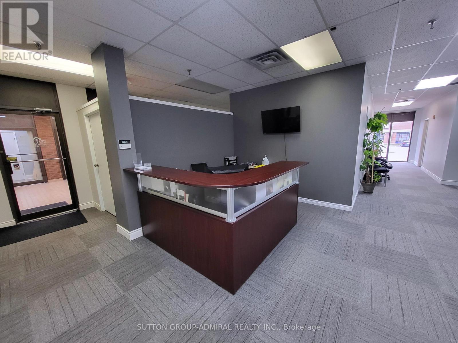 C13 - 4220 Steeles Avenue W Property Photo 4