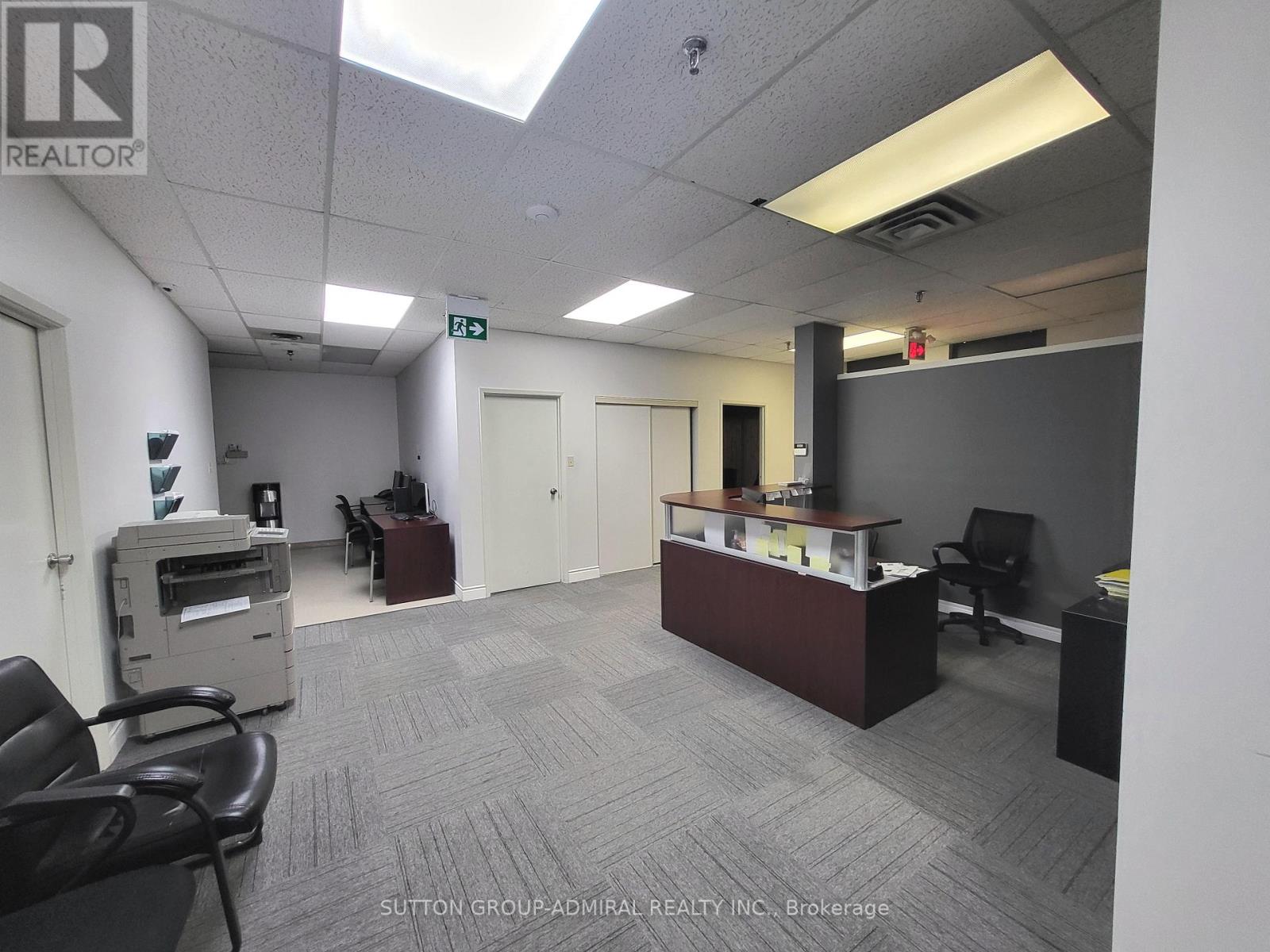 C13 - 4220 Steeles Avenue W Property Photo 12