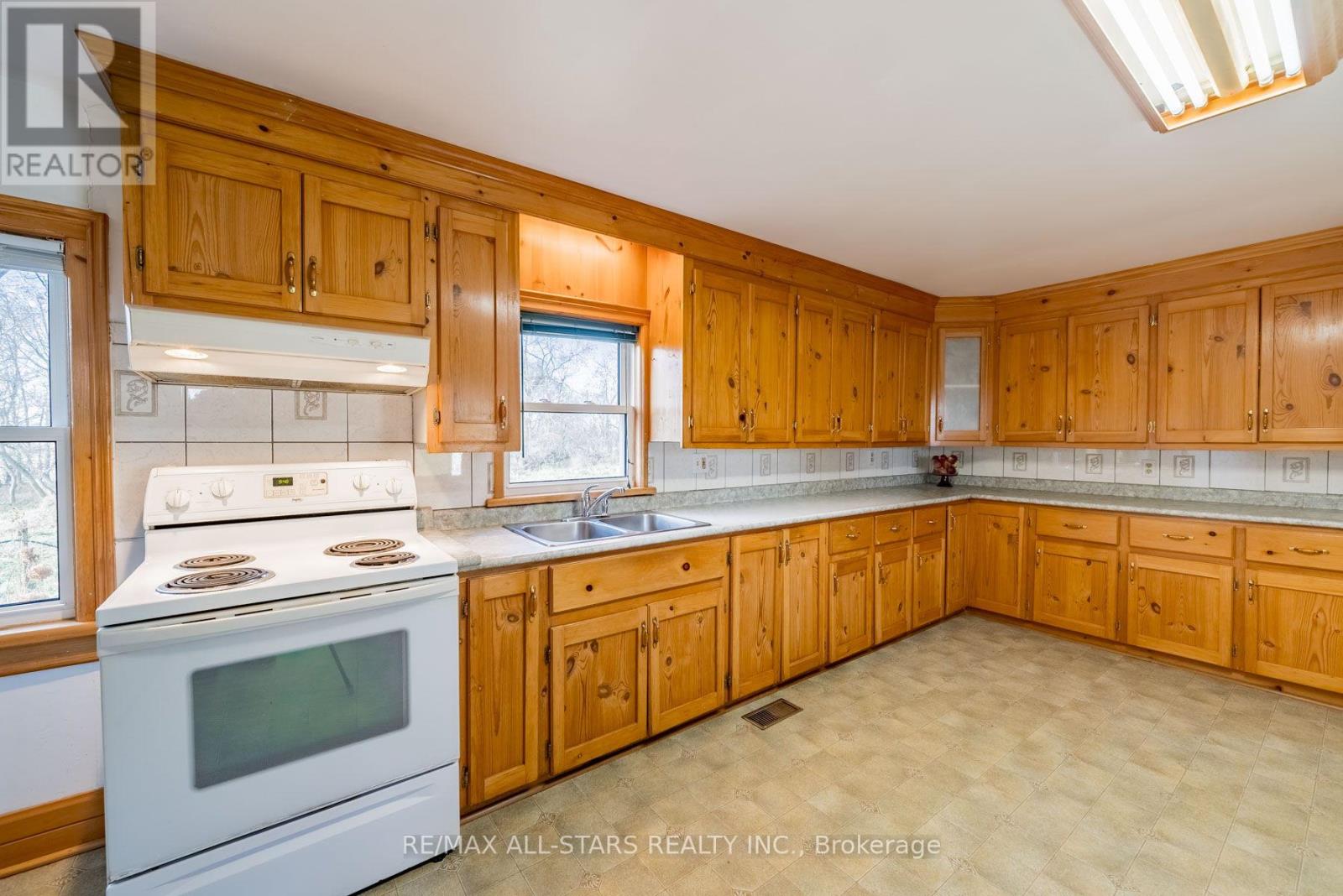 S525 Victoria Corners Road Property Photo 14