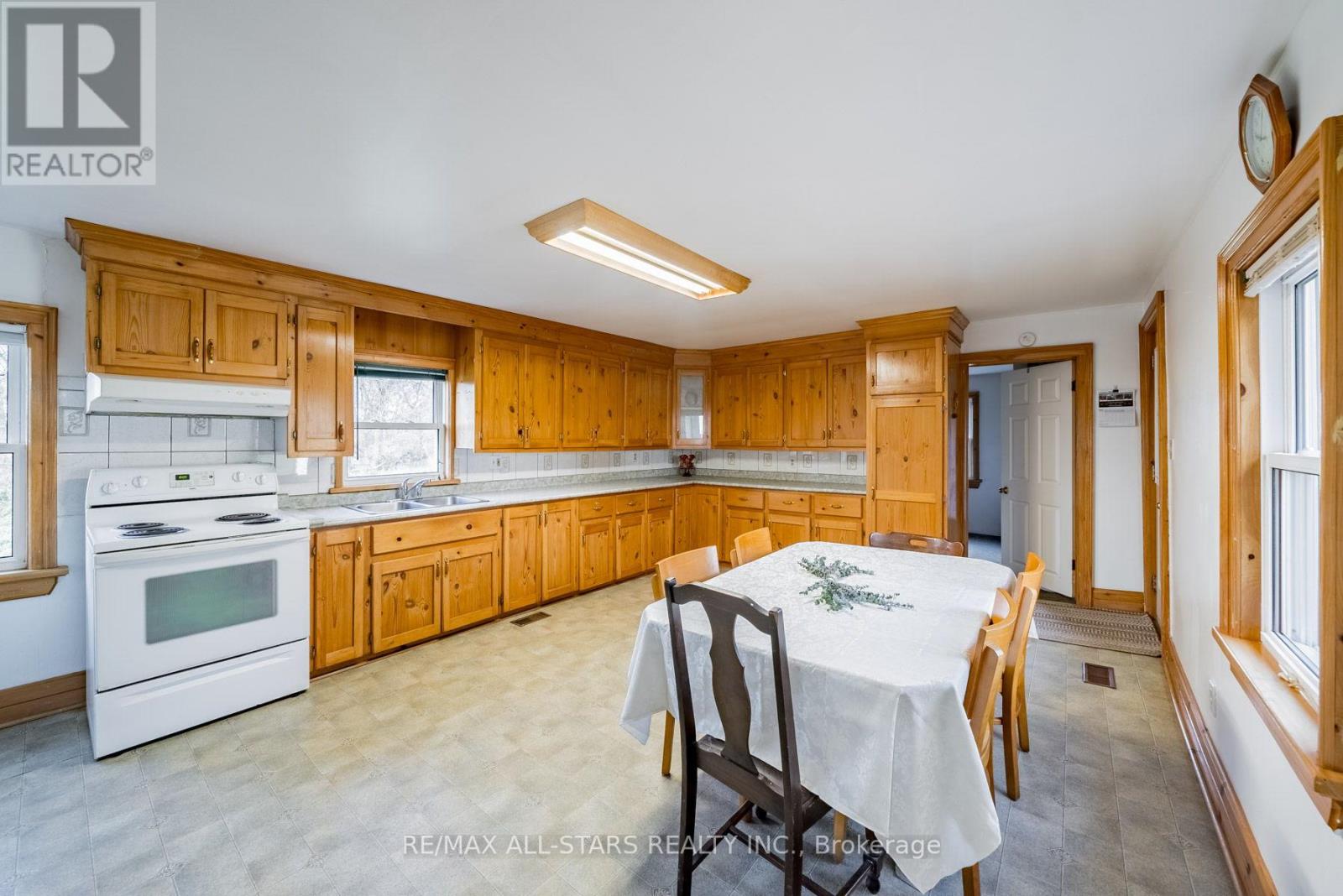 S525 Victoria Corners Road Property Photo 15